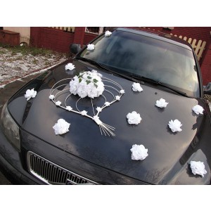 Kvety na ozdobenie autá - bílá