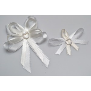 Svatební vývazek s perleťovým srdíčkem - krémová