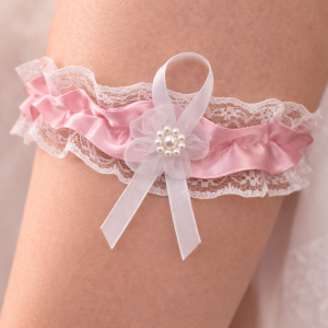 Čipkový ružový podväzok